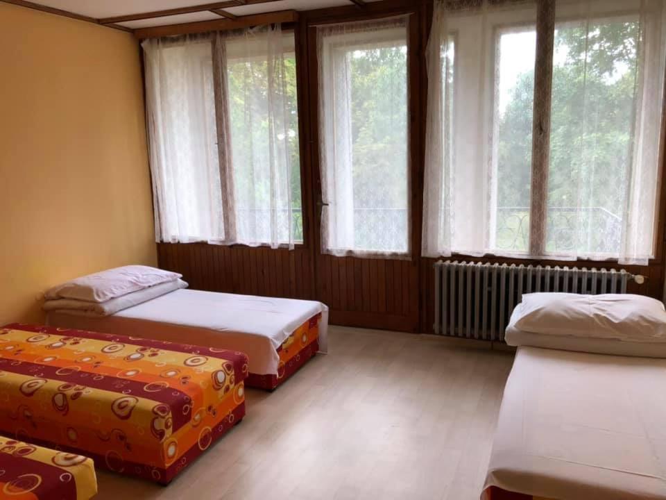 Hotel Druzstevni Dum Choustnik Exterior foto